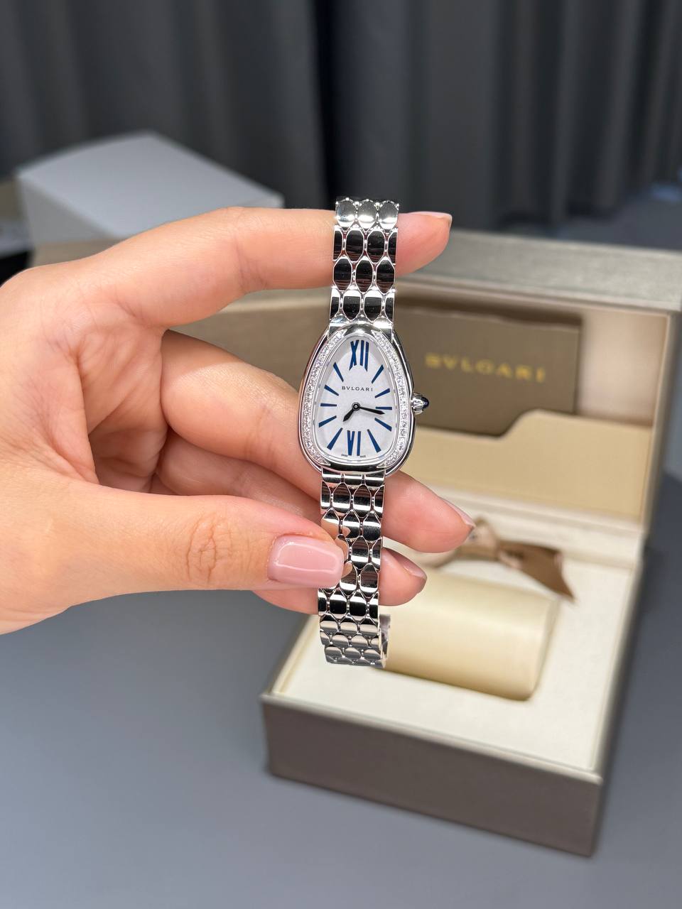 Bvlgari Serpenti Seduttori (женская модель)