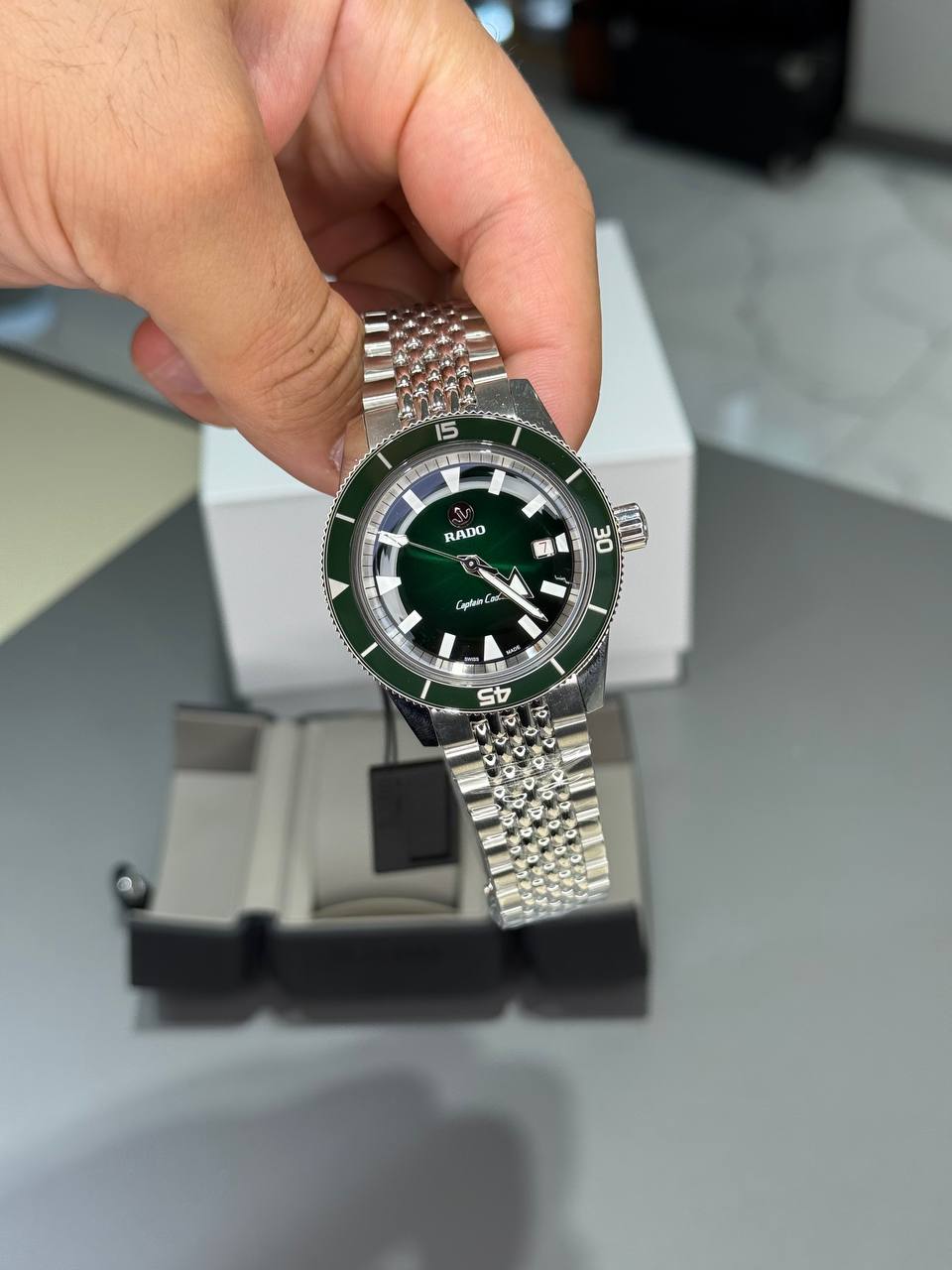 Rado Captain Cook