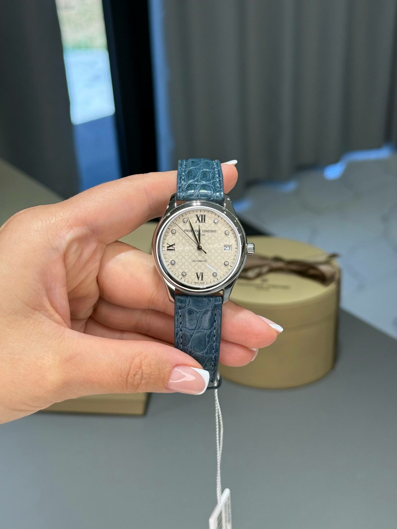 Frederique Constant (женская модель)