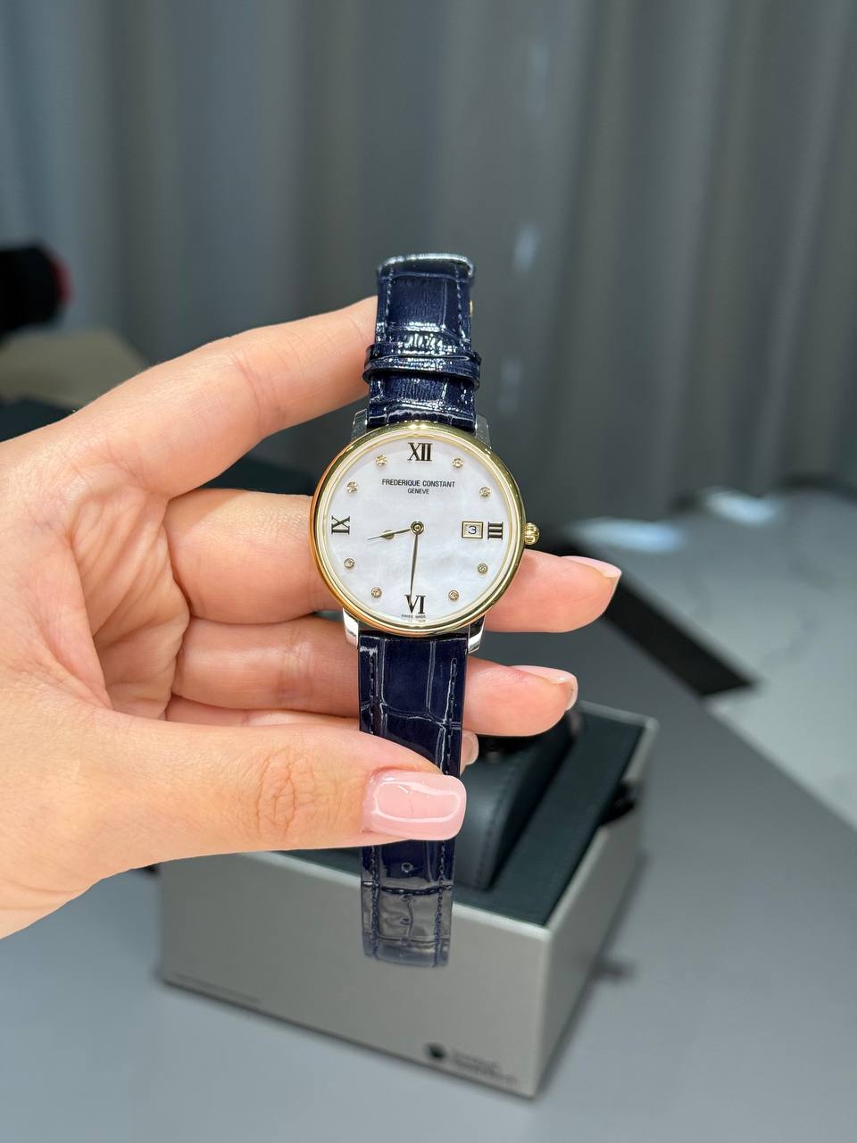 Frederique Constant (женская модель)