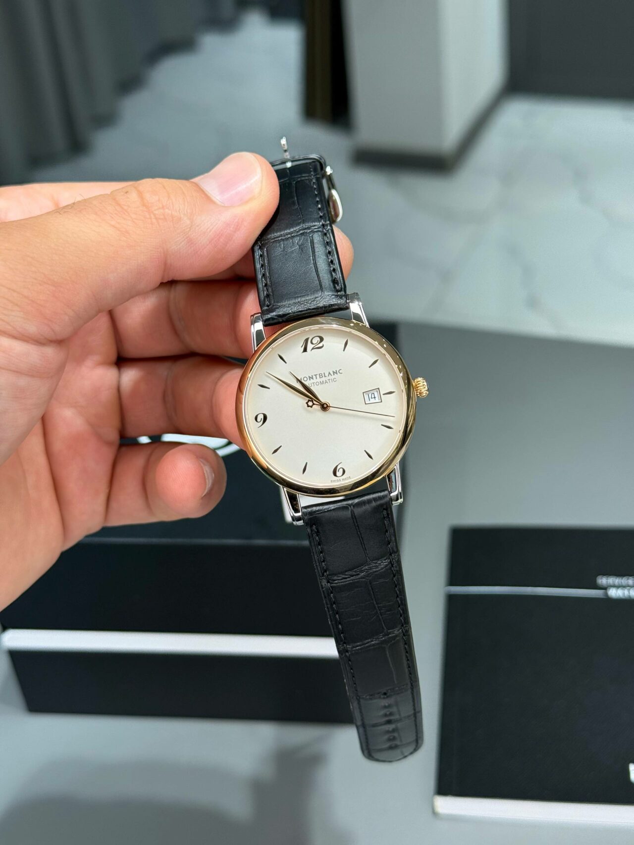 MONTBLANC Star Classicue 18K Rose Gold Bezel