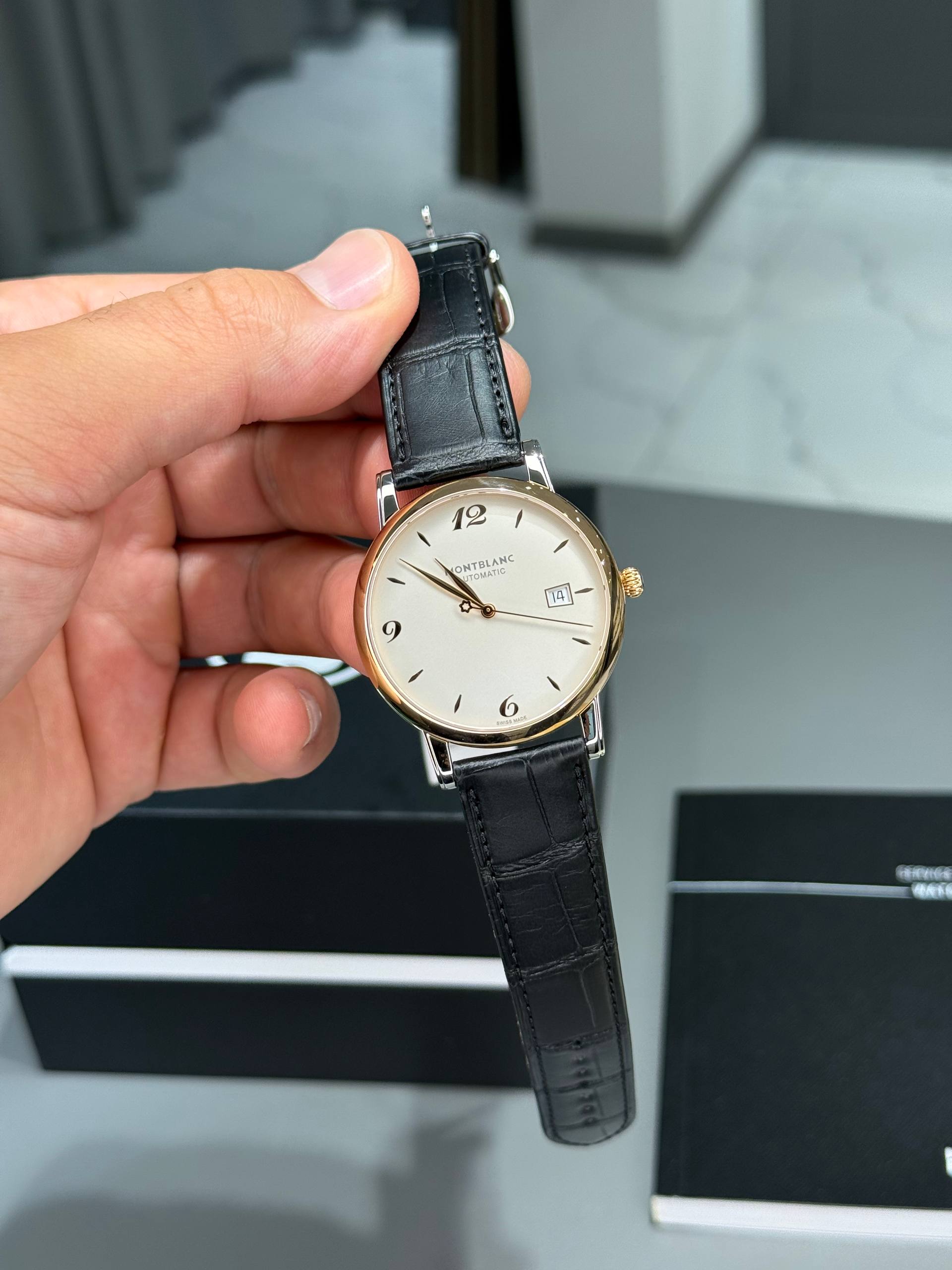 MONTBLANC Star Classicue 18K Rose Gold Bezel