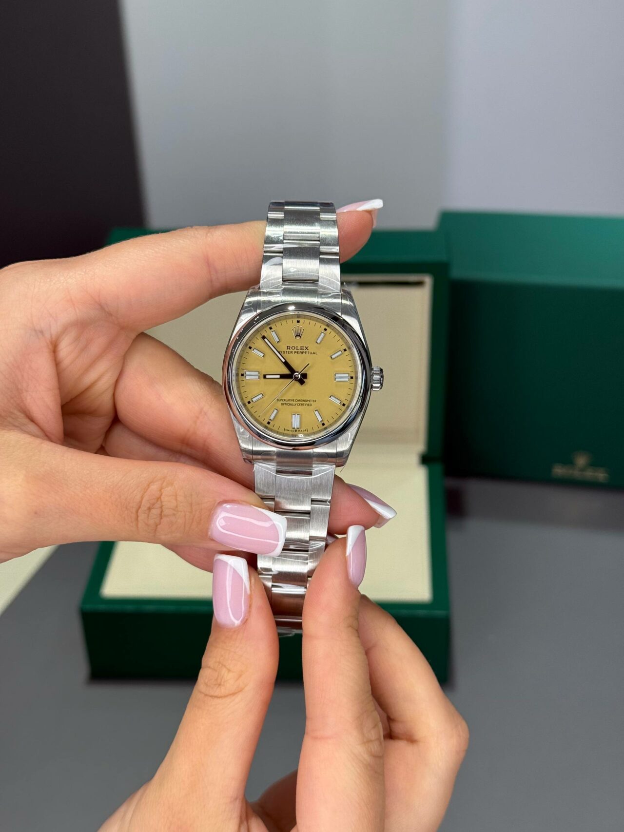 Rolex Oyster Perpetual Dial (женская модель)