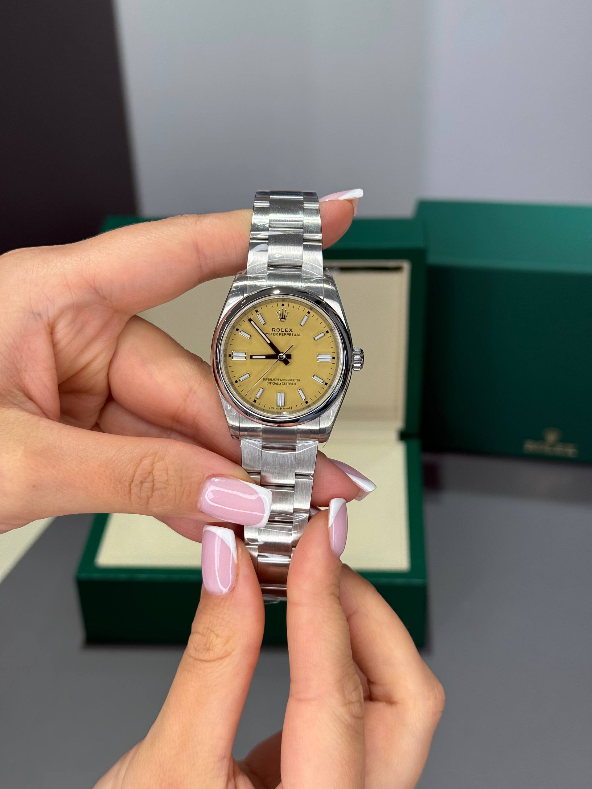 Rolex Oyster Perpetual Dial (женская модель)