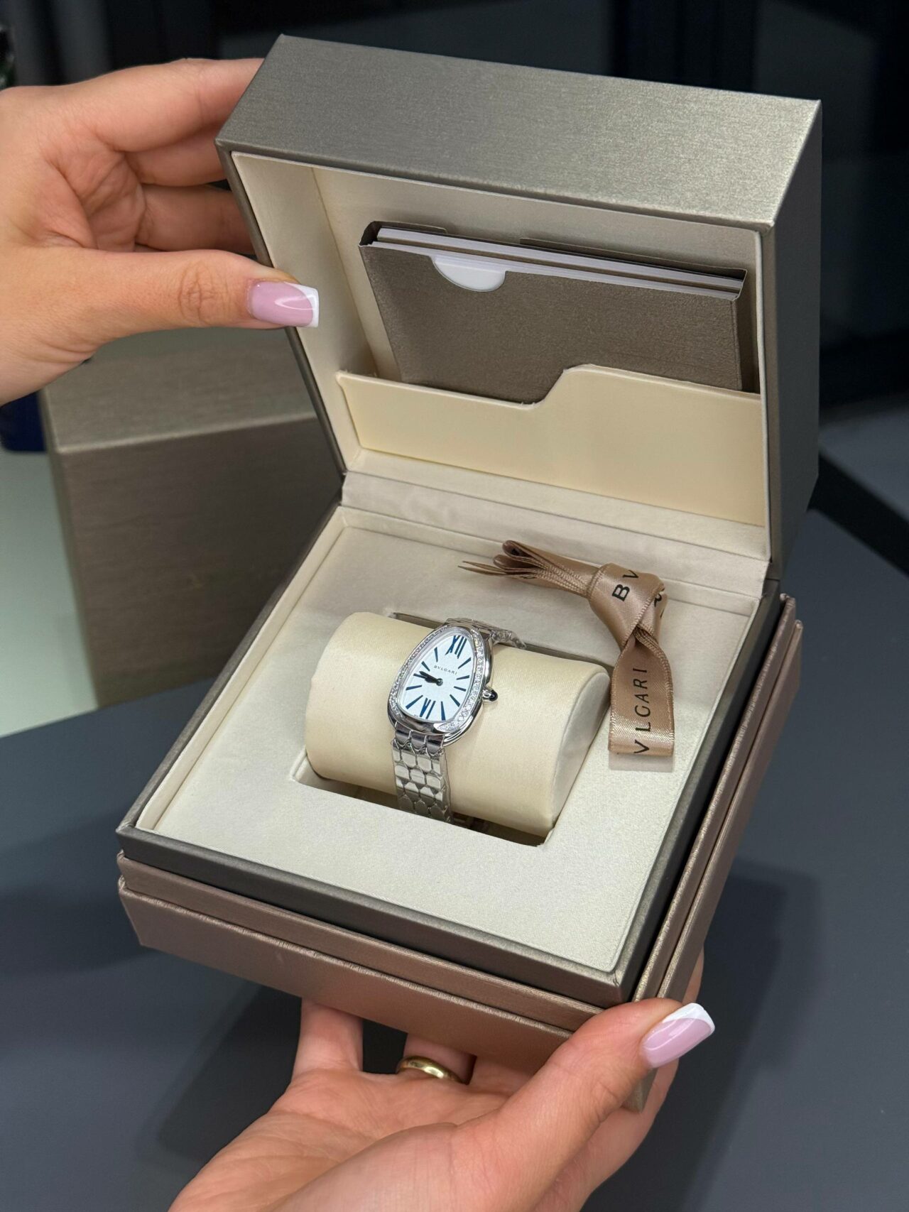 Bvlgari Serpenti Seduttori (женская модель)