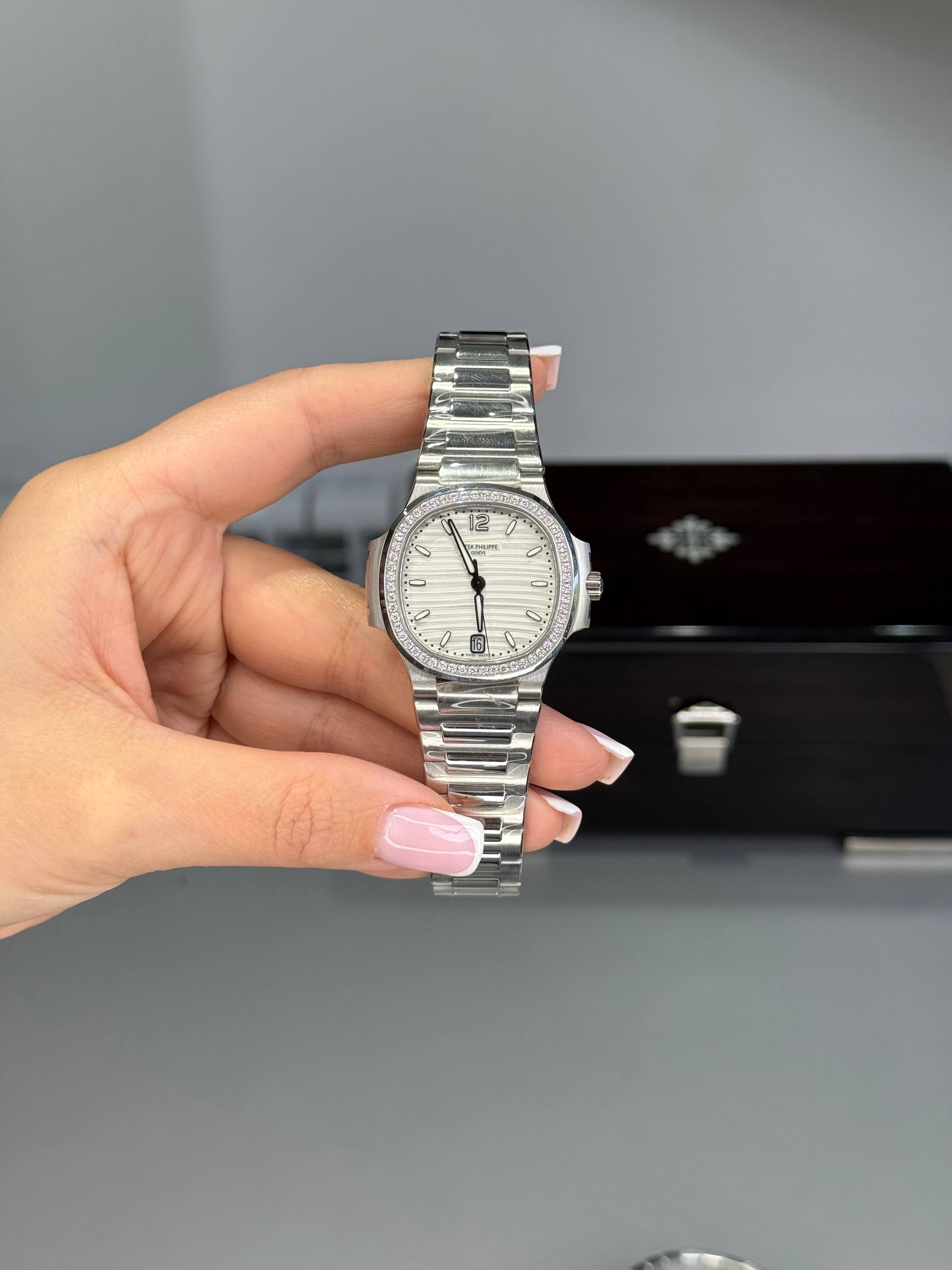 Patek Philippe Nautilus (женская модель)