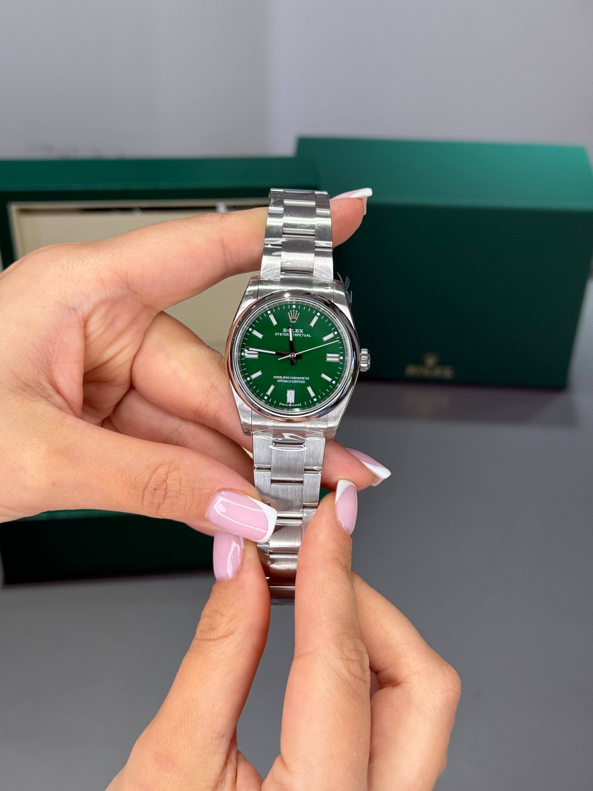 Rolex Oyster Perpetual Dial (женская модель)