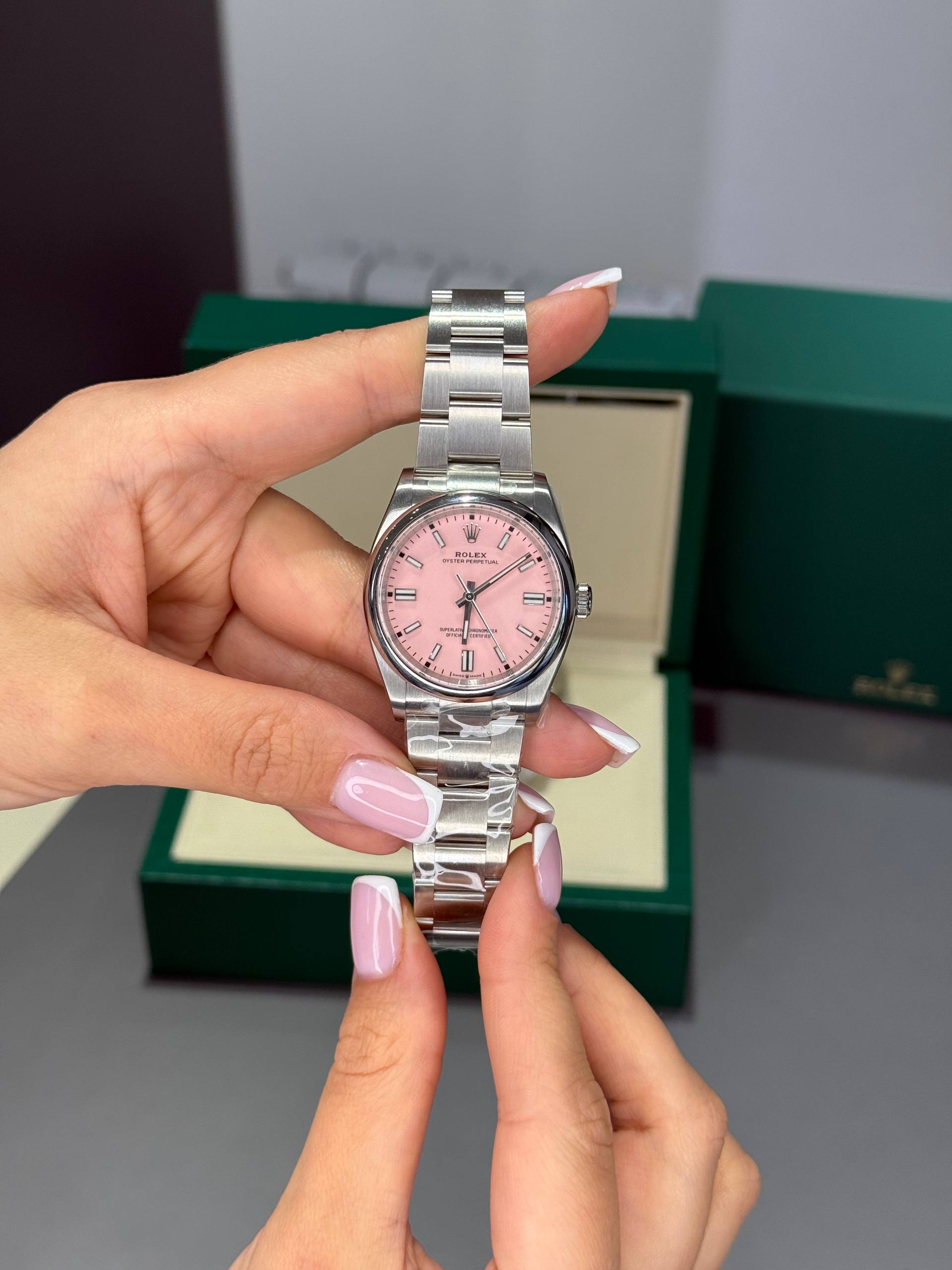 Rolex Oyster Perpetual Dial (женская модель)