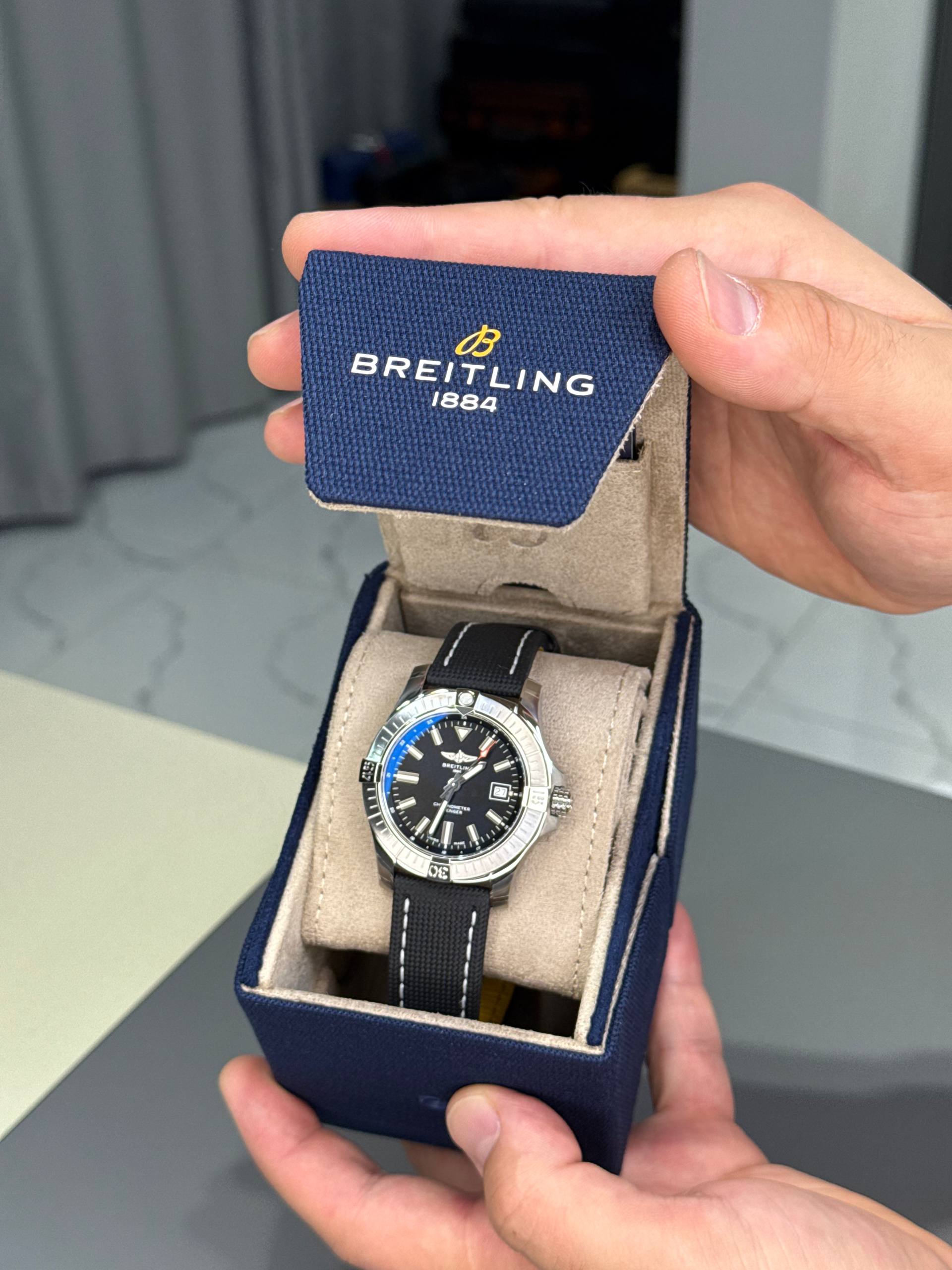Breitling Avenger Chronometer — изображение 2