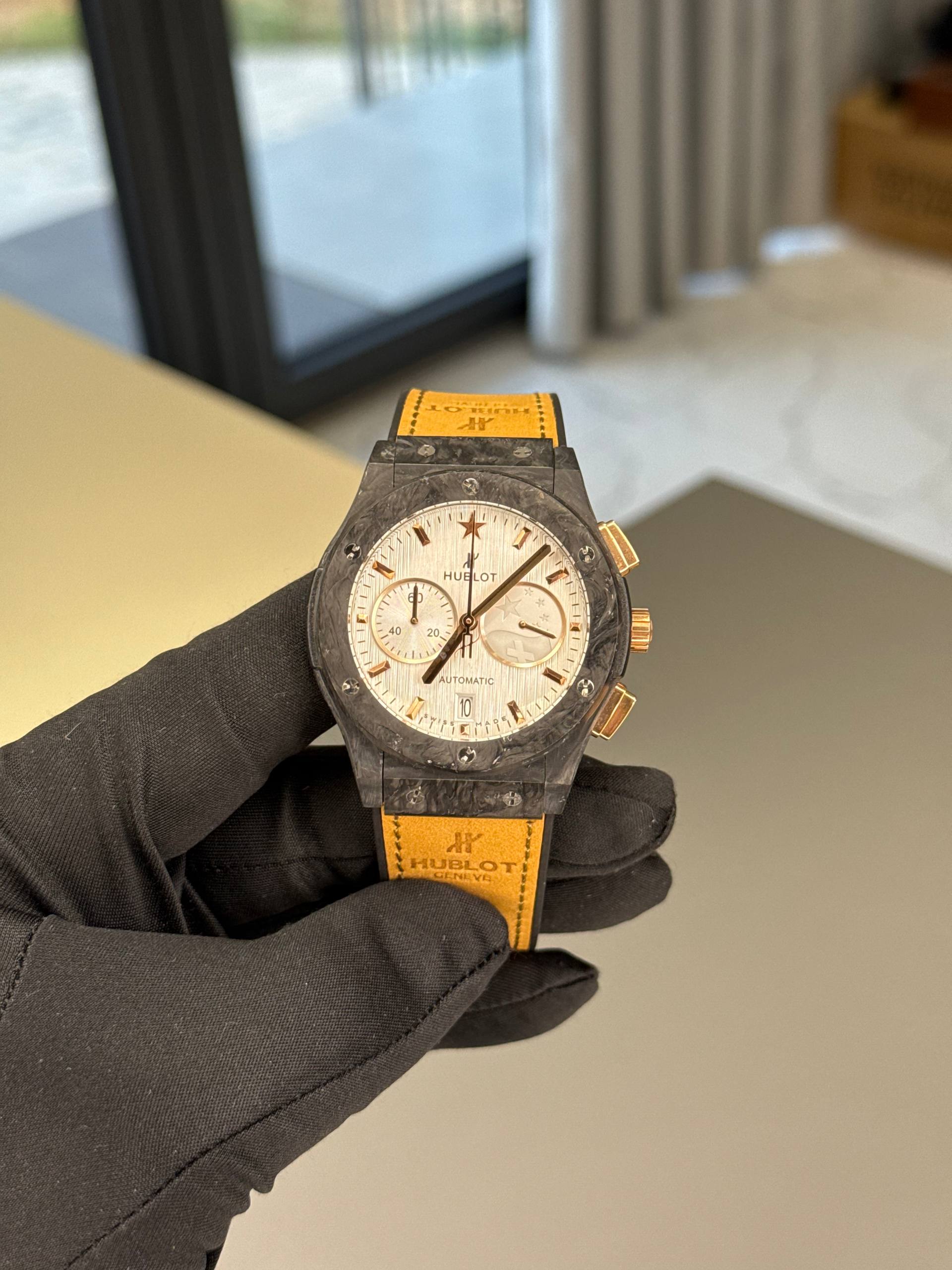 Hublot Chronograph Quartz Carbon