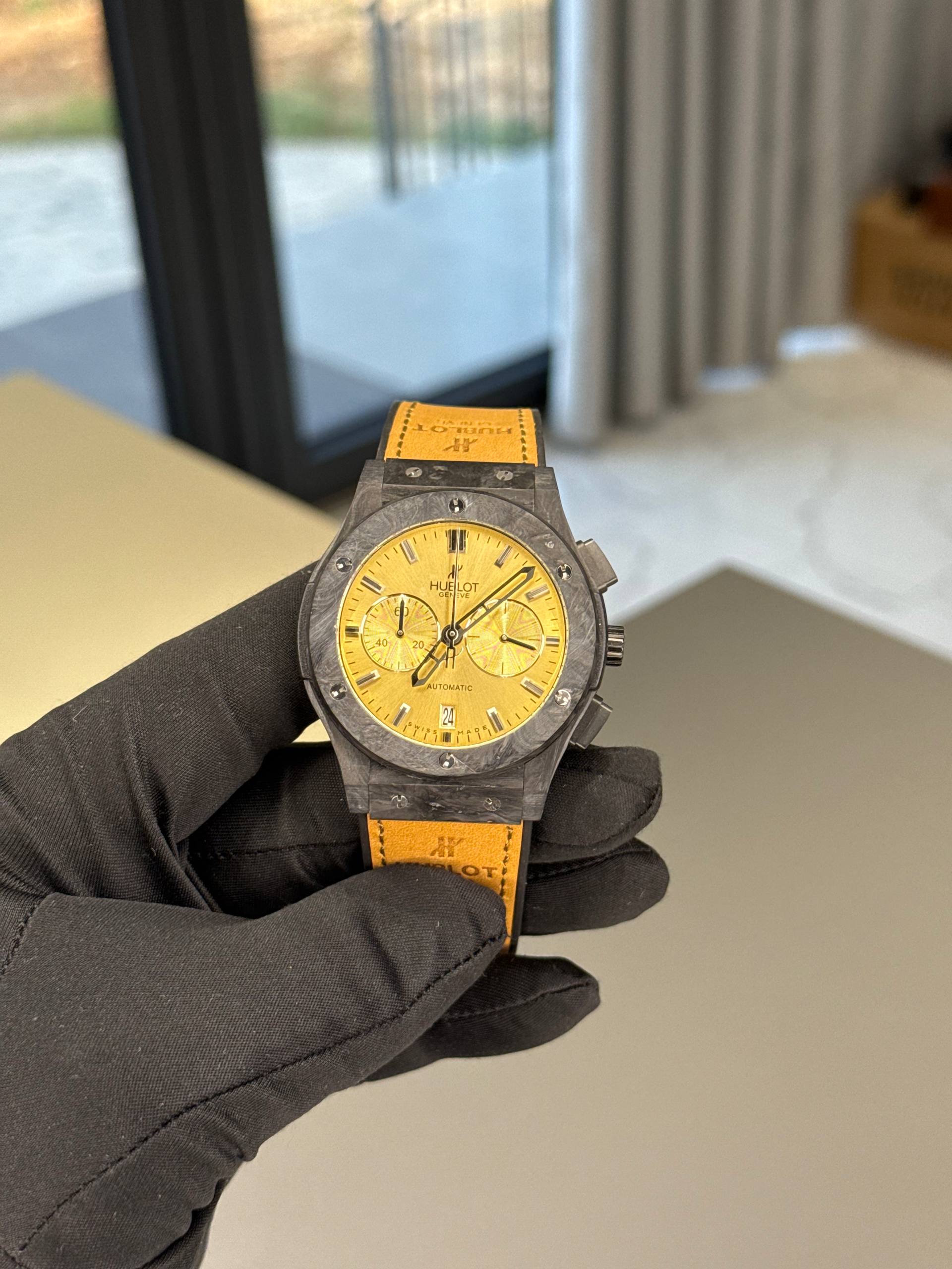 Hublot Chronograph Quartz Carbon