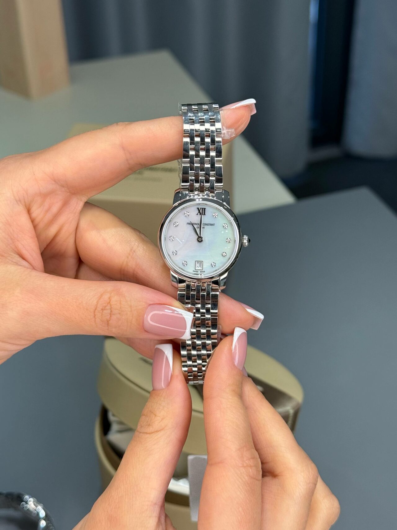 Frederique Constant (женская модель)