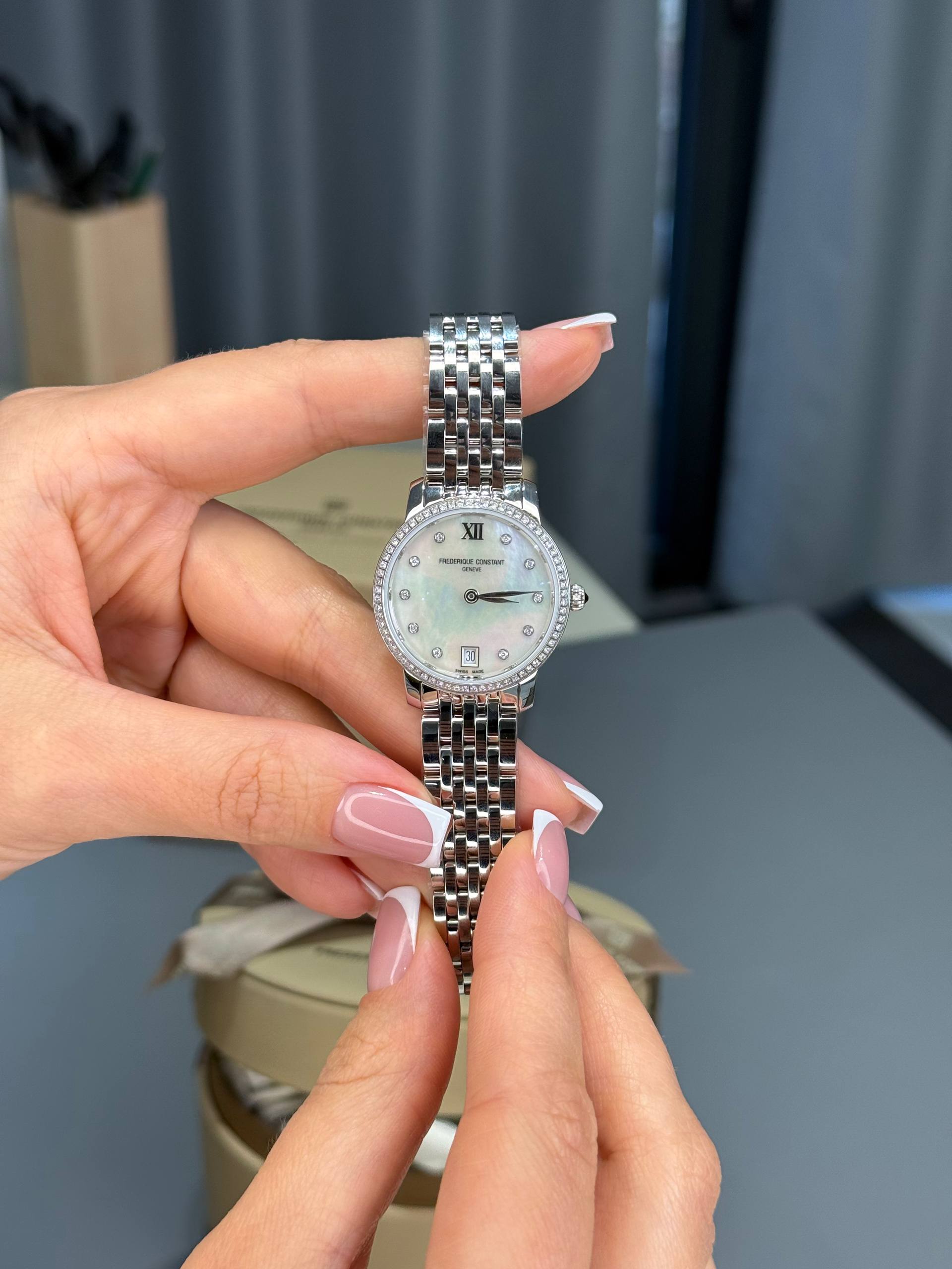 Frederique Constant (женская модель)