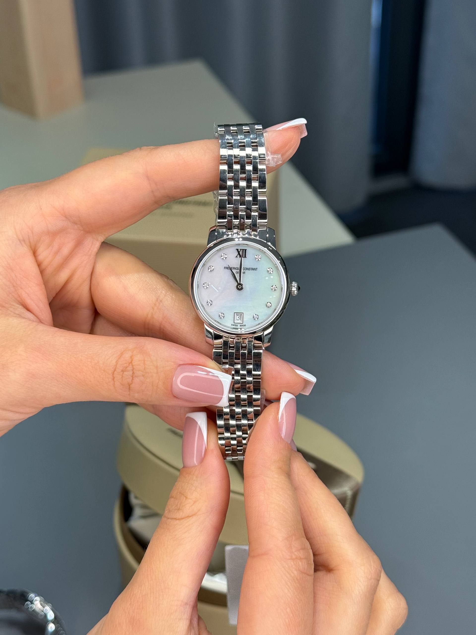 Frederique Constant (женская модель)